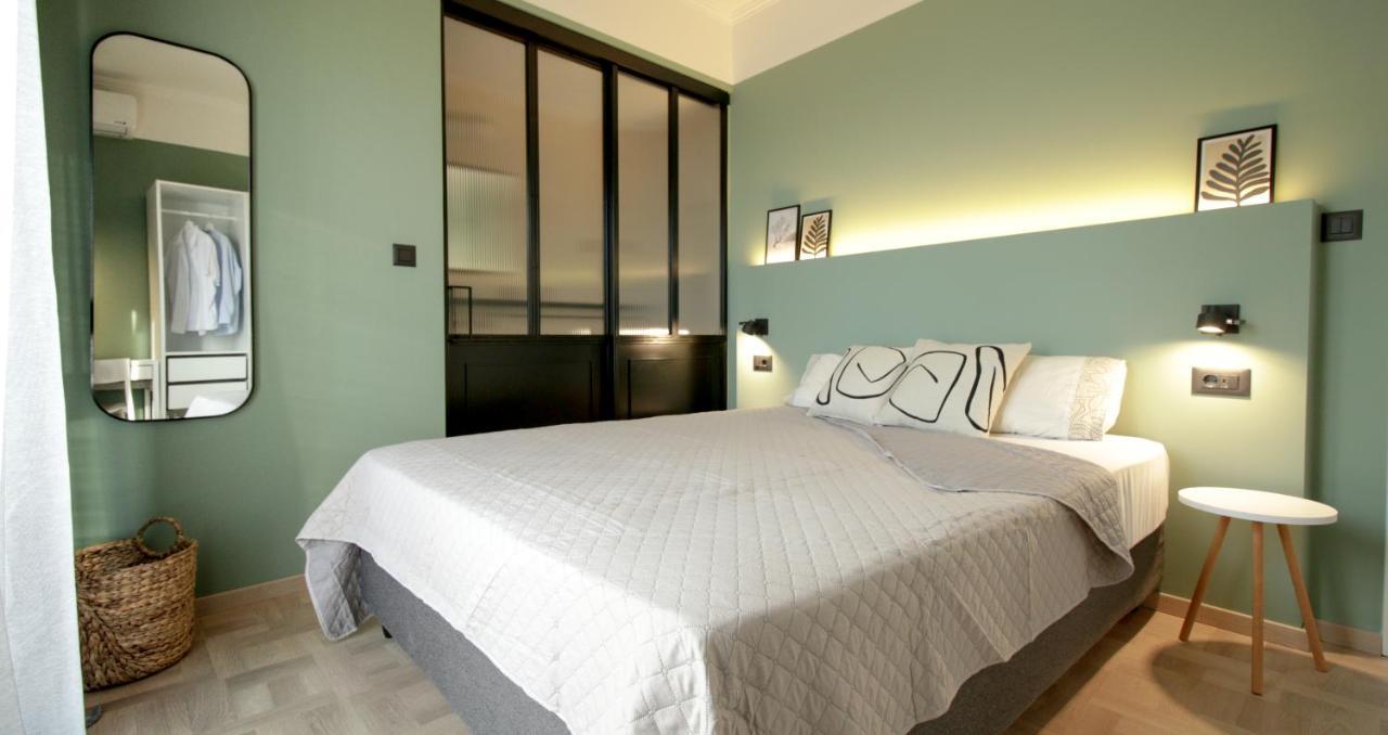 Onos - 2 Bedroom 2 Bathroom Penthouse With Terrace In Old Town Kalamata Extérieur photo