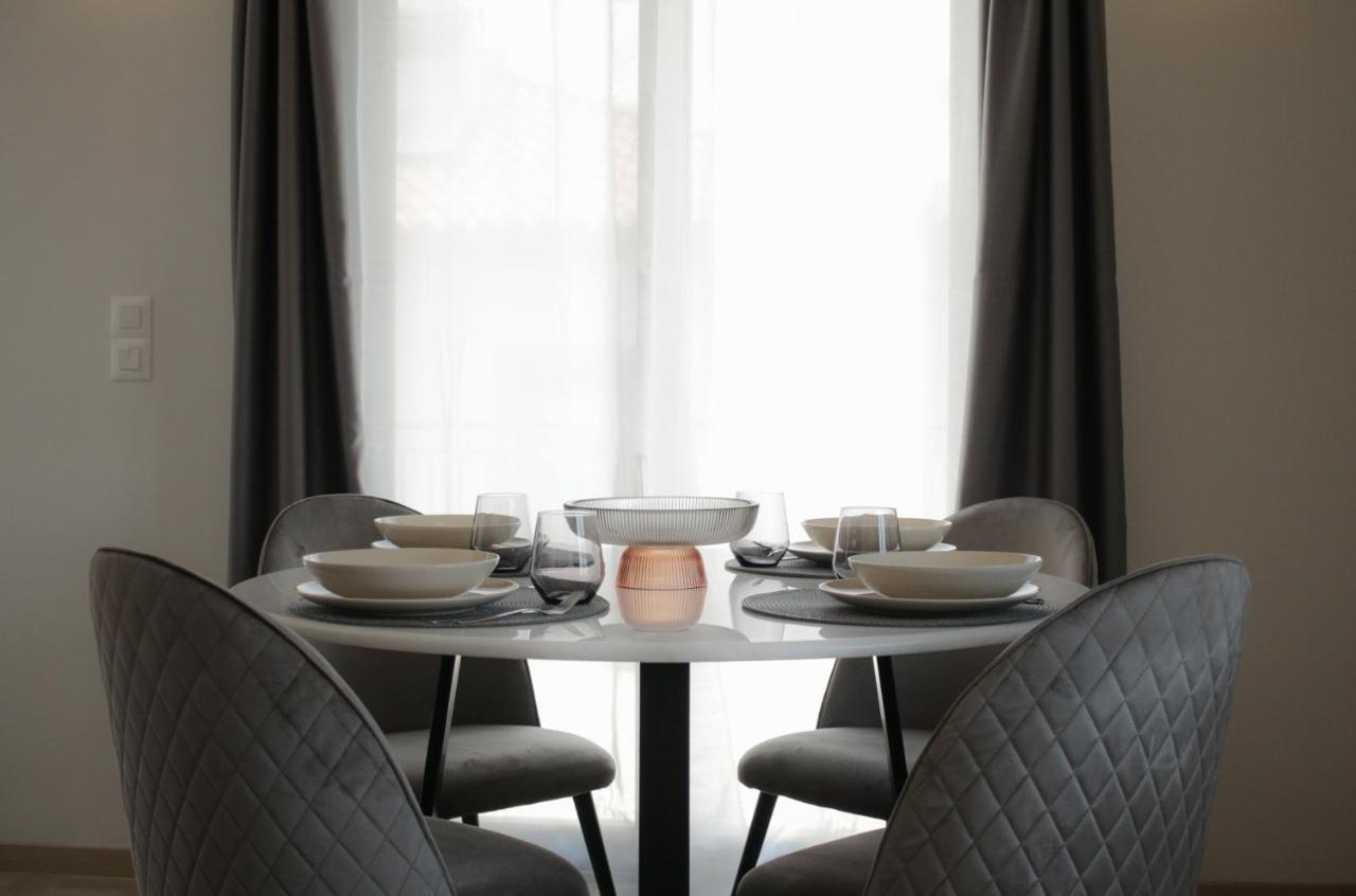 Onos - 2 Bedroom 2 Bathroom Penthouse With Terrace In Old Town Kalamata Extérieur photo