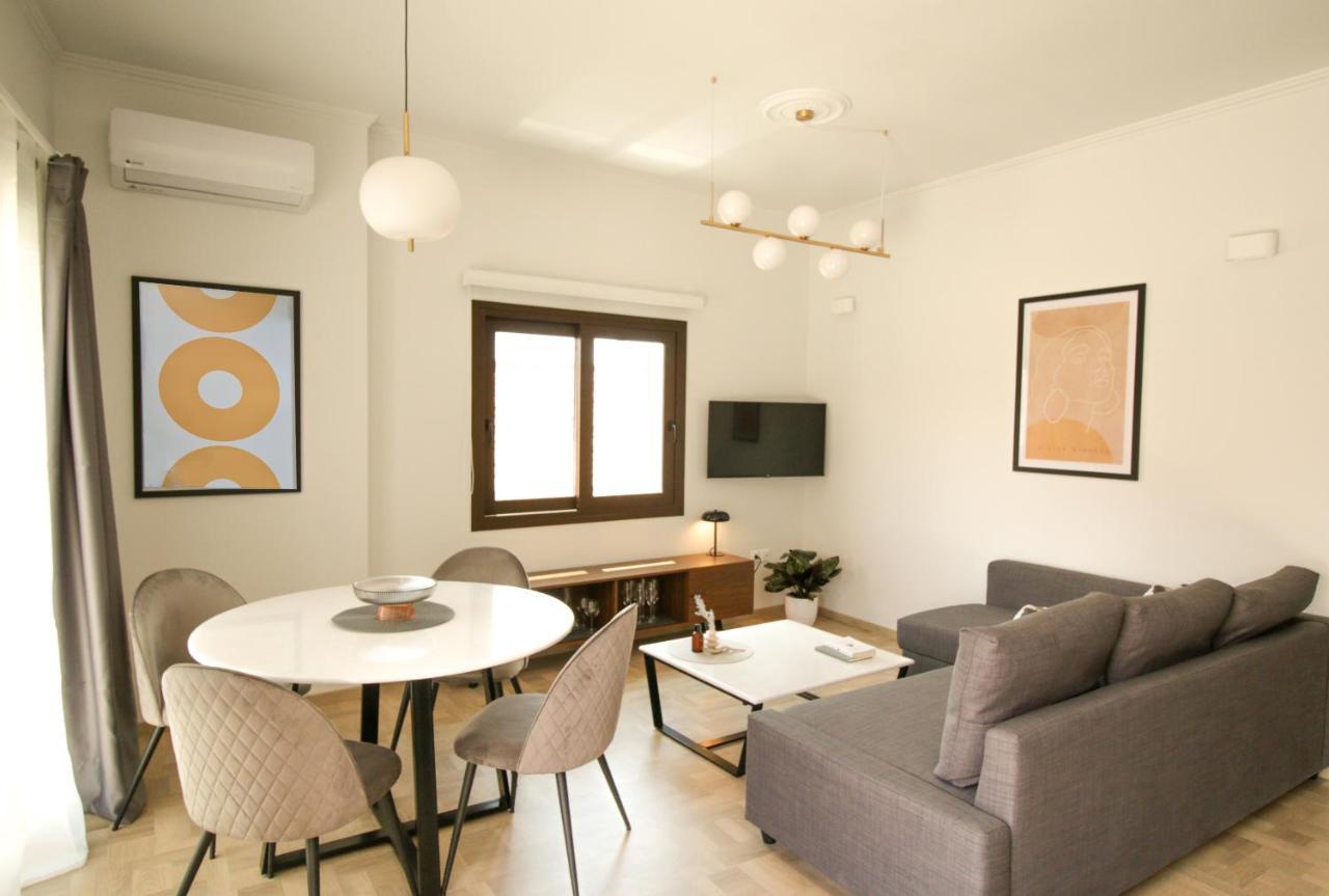 Onos - 2 Bedroom 2 Bathroom Penthouse With Terrace In Old Town Kalamata Extérieur photo