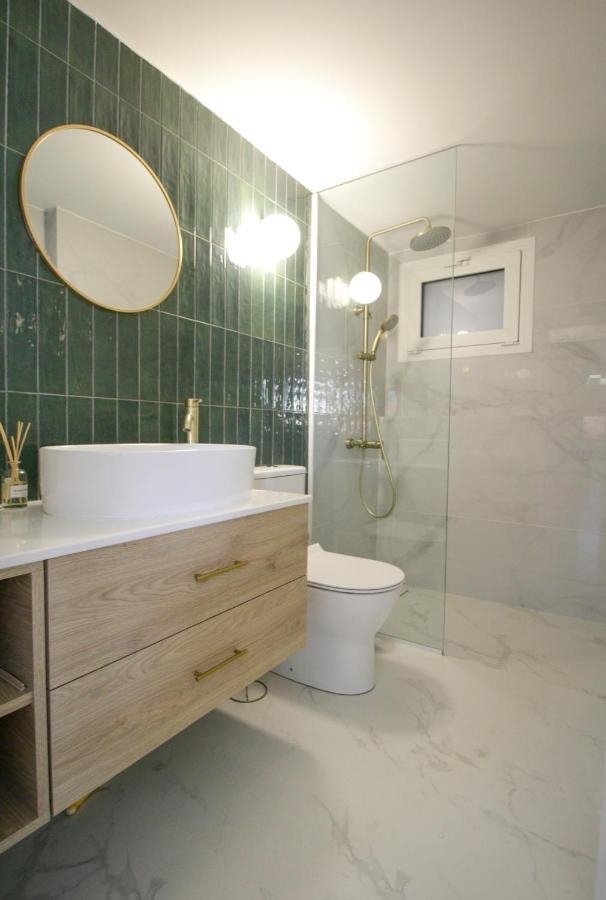 Onos - 2 Bedroom 2 Bathroom Penthouse With Terrace In Old Town Kalamata Extérieur photo