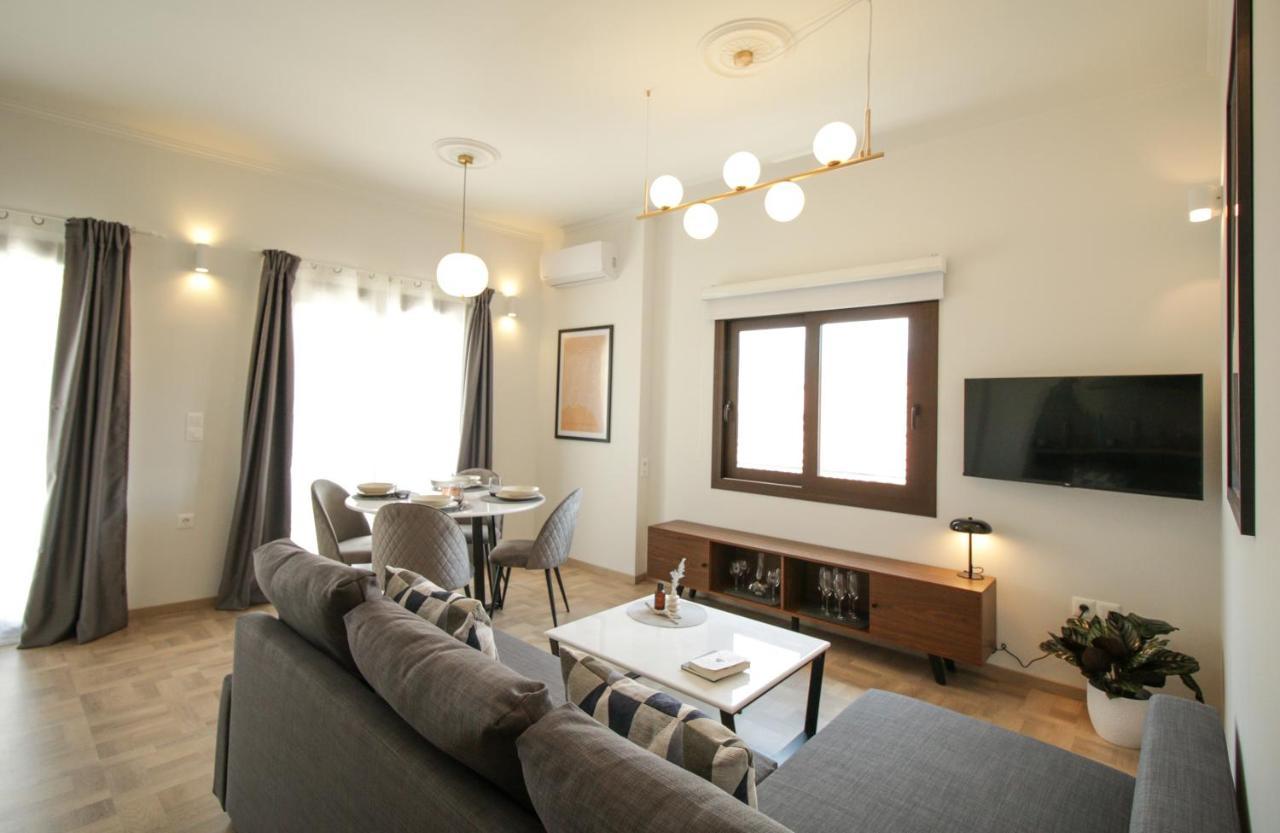 Onos - 2 Bedroom 2 Bathroom Penthouse With Terrace In Old Town Kalamata Extérieur photo