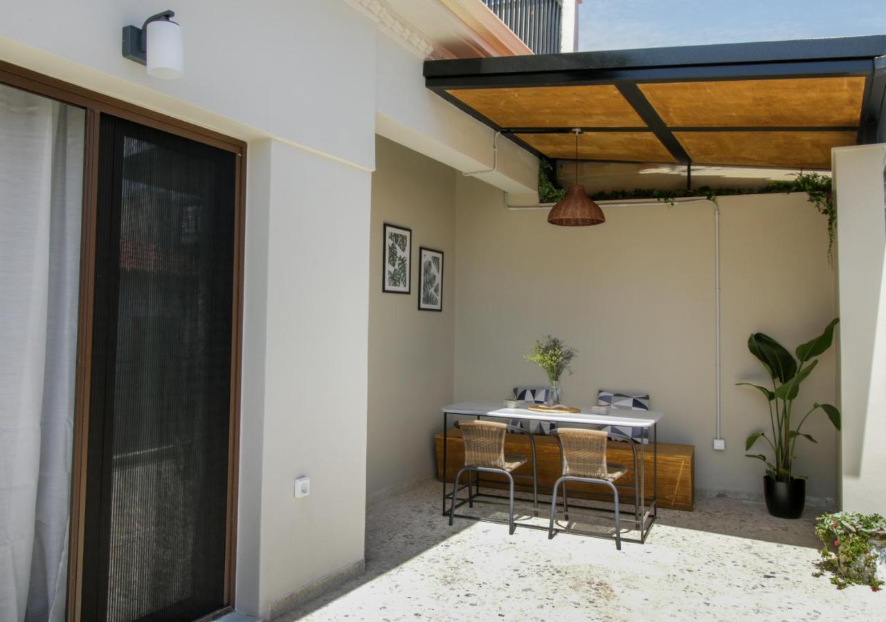 Onos - 2 Bedroom 2 Bathroom Penthouse With Terrace In Old Town Kalamata Extérieur photo